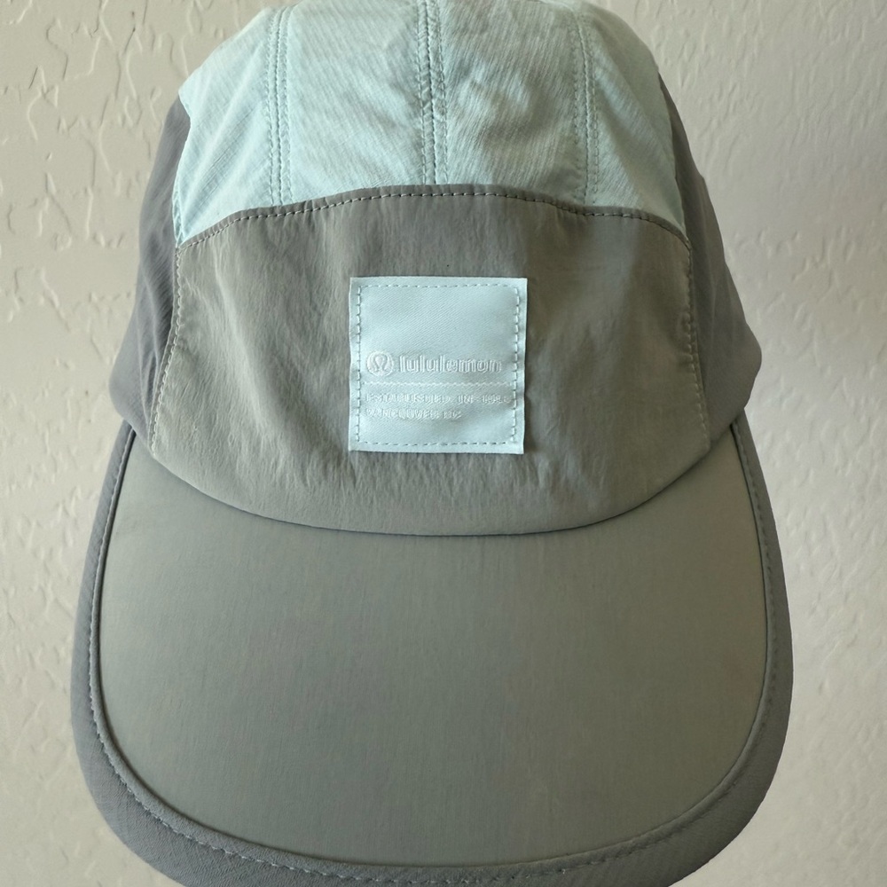 Lululemon Athletica RipStop Light Gray and Soft Blue hat